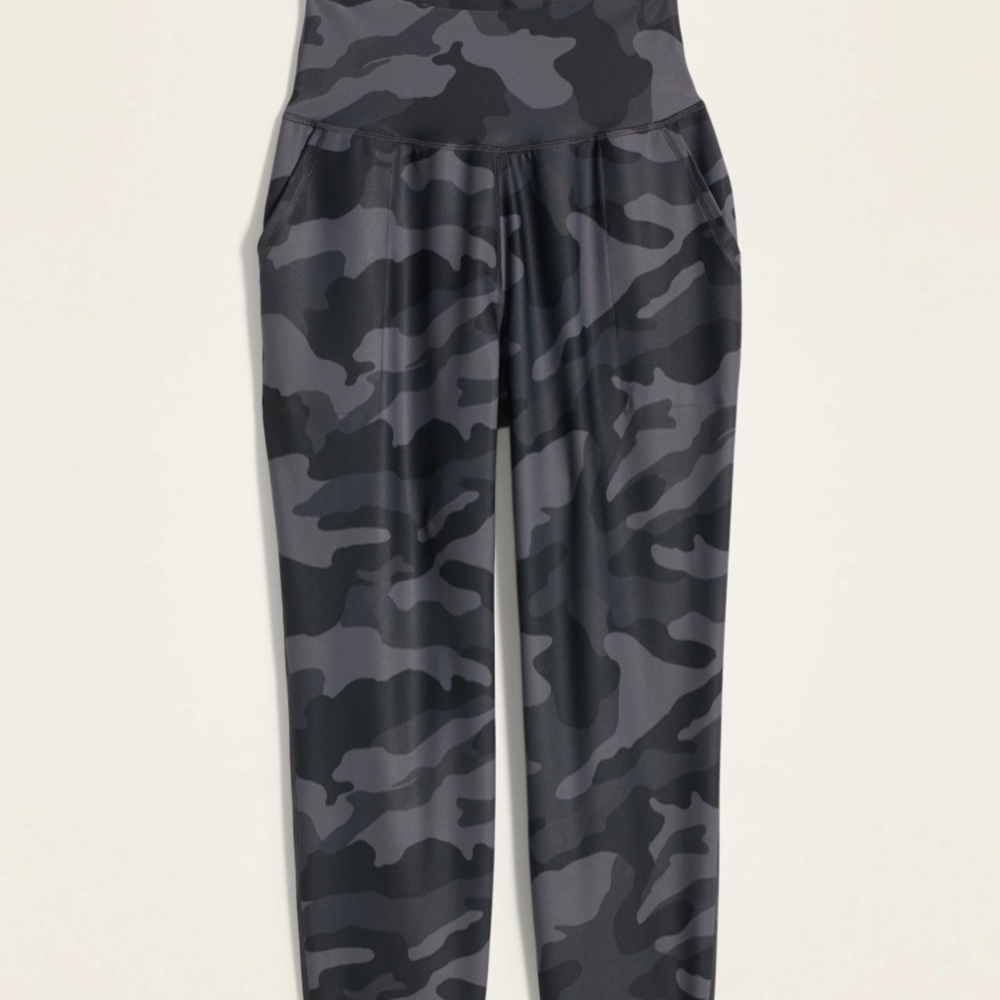 Old Navy high waisted power soft 7/8 length camo jogger